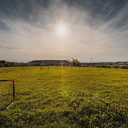 Villa Vigneto *
