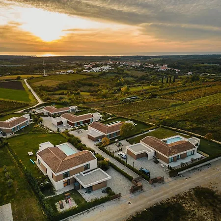 Villa Vigneto *